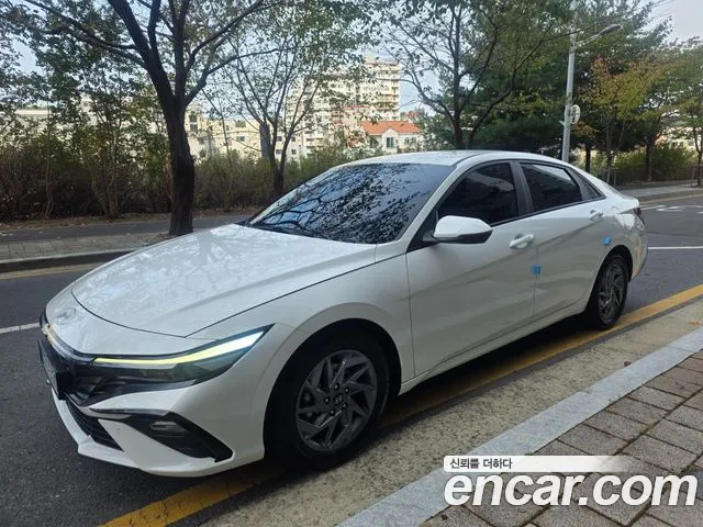 Hyundai AVANTE 2024 — photo 1