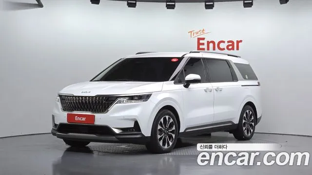 Kia Canival 2023 — photo 1