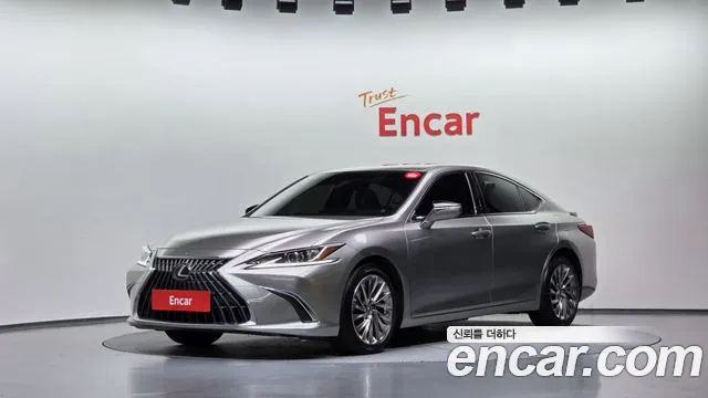 Lexus ES 2024 — photo 1