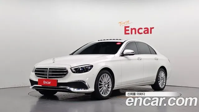 Mercedes-Benz E-Class 2022 — photo 1