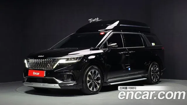 Kia Canival 2023 — photo 1