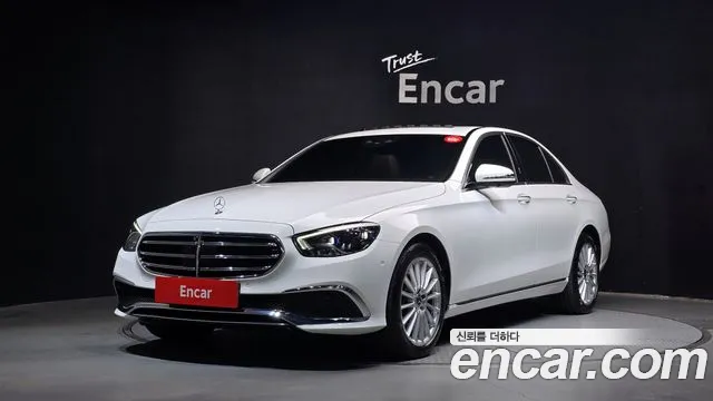 Mercedes-Benz E-Class 2022 — photo 1