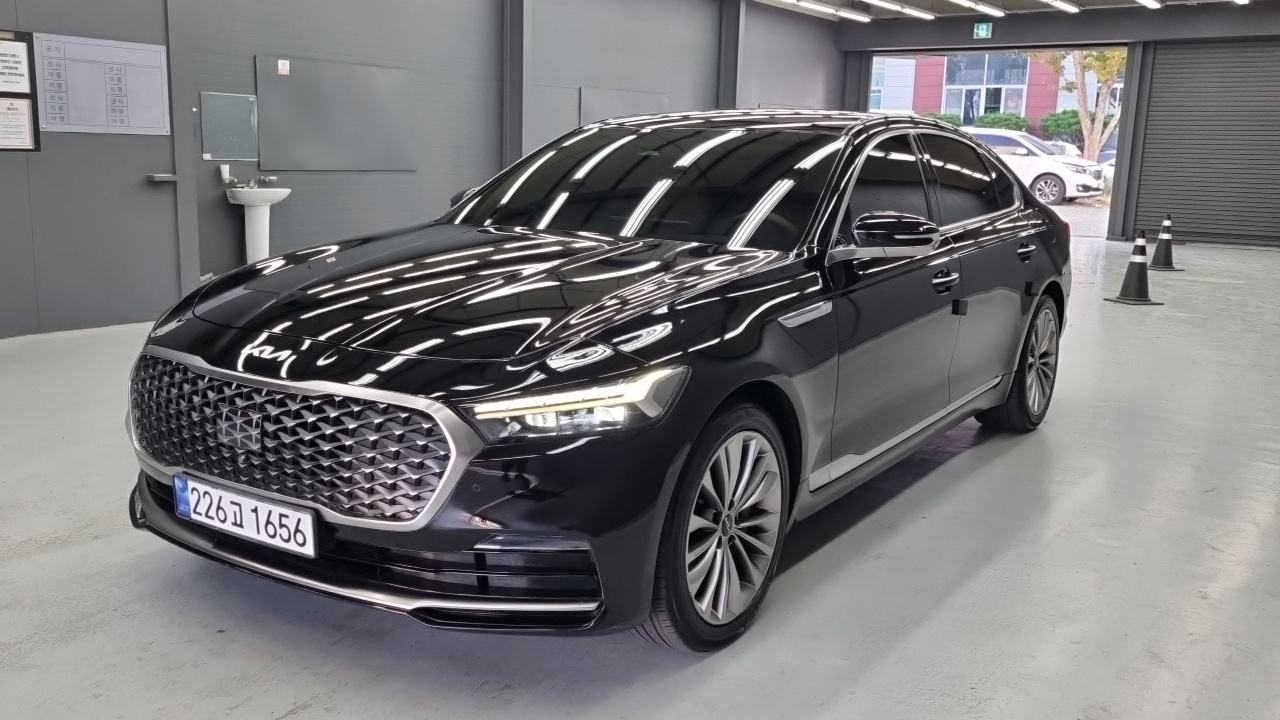 Kia K9 2023 — photo 1