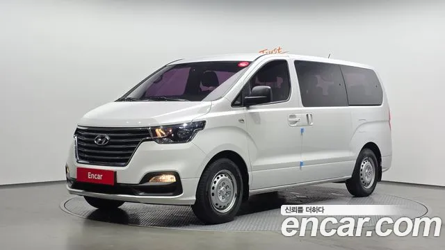 Hyundai Starex 2018 — photo 1