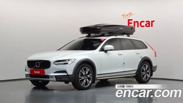 Volvo V90 2019 — photo 1