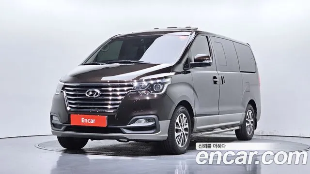 Hyundai Starex 2019 — photo 1