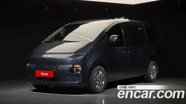 Hyundai Staria 2022 — photo 1