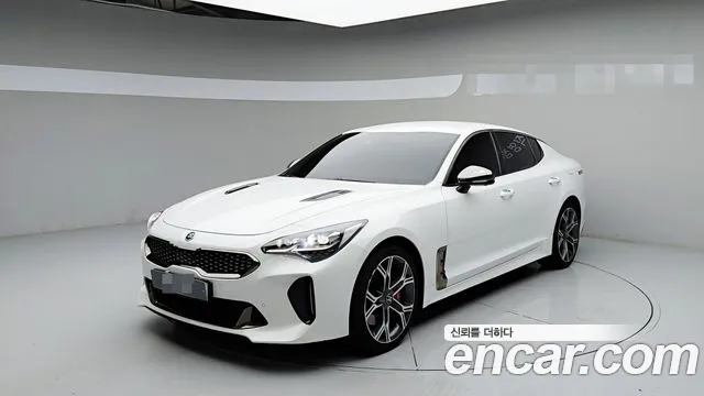 Kia Stinger 2019 — photo 1