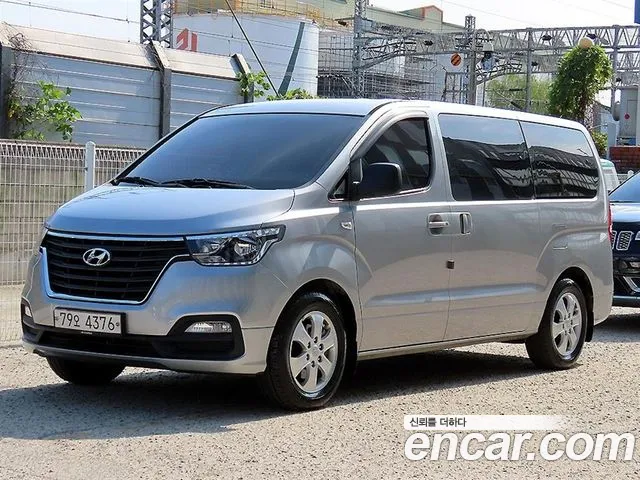 Hyundai Starex 2021 — photo 1