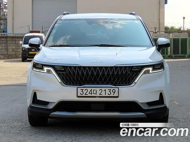 Kia Canival 2023 — photo 1