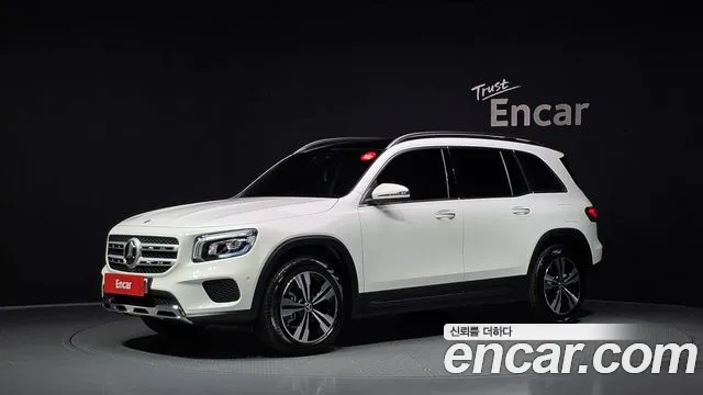 Mercedes-Benz GLB-Class 2023 — photo 1