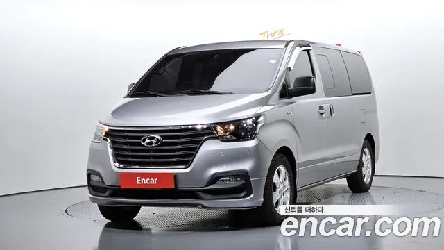 Hyundai Starex 2019 — photo 1