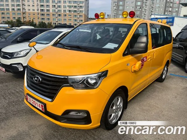 Hyundai Starex 2019 — photo 1