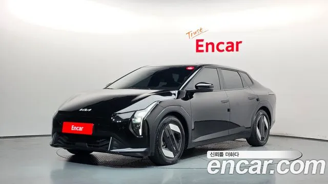 Kia EV4 2026 — photo 1