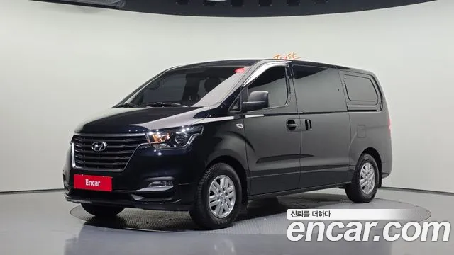 Hyundai Starex 2021 — photo 1