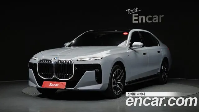 BMW 7-Series 2024 — photo 1