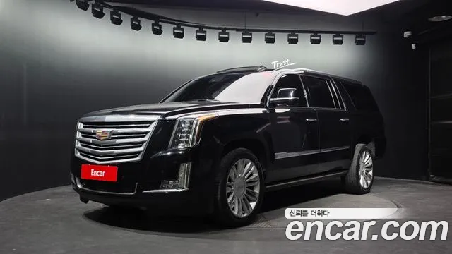 Cadillac Escalade 2017 — photo 1
