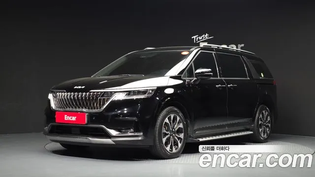 Kia Canival 2023 — photo 1