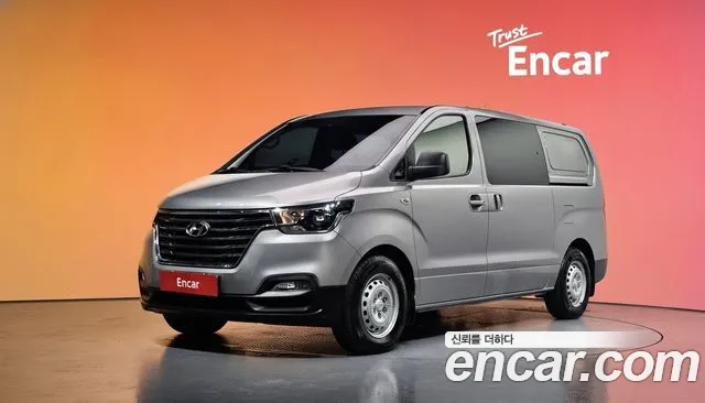 Hyundai Starex 2018 — photo 1