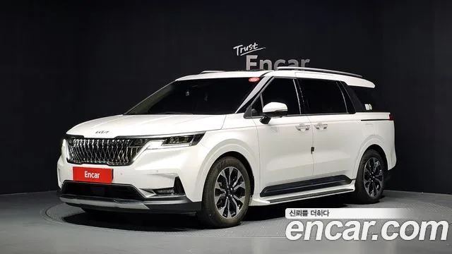 Kia Canival 2023 — photo 1