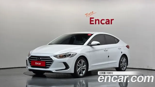 Hyundai AVANTE 2017 — photo 1