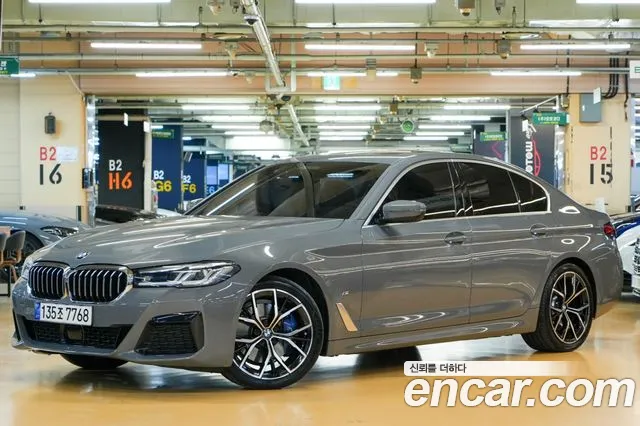 BMW 5-Series 2021 — photo 1
