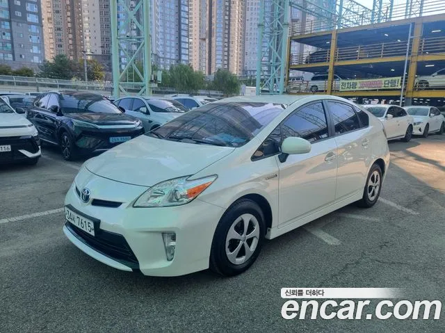 Toyota Prius 2013 — photo 1