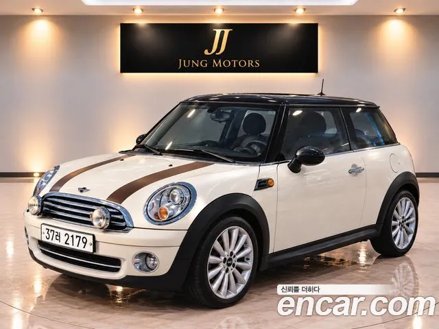 Mini Cooper 2010 — photo 1