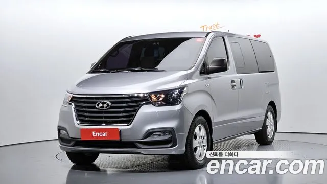 Hyundai Starex 2019 — photo 1