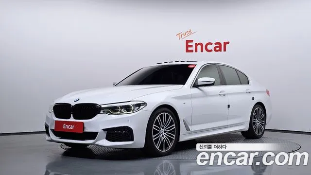 BMW 5-Series 2019 — photo 1