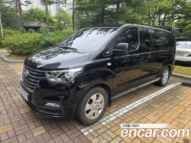 Hyundai Starex 2020 — photo 1
