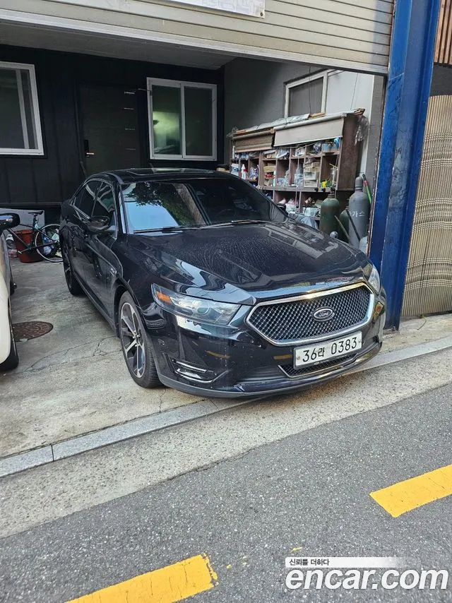 Ford Taurus 2016 — photo 1