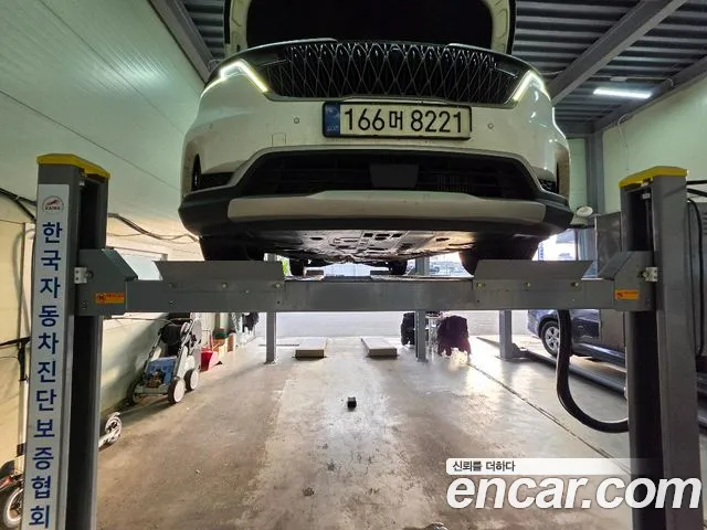 Kia Canival 2023 — photo 1