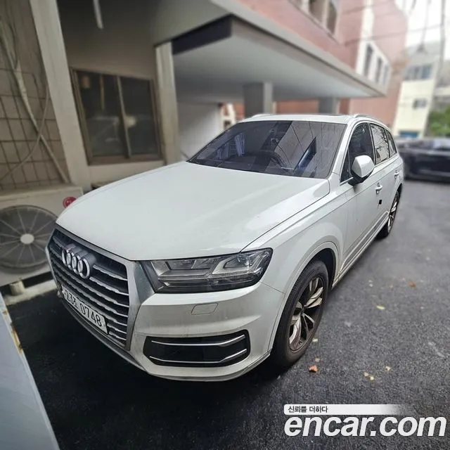 Audi Q7 2016 — photo 1