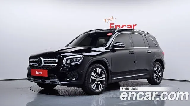 Mercedes-Benz GLB-Class 2023 — photo 1