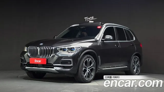 BMW X5 2022 — photo 1