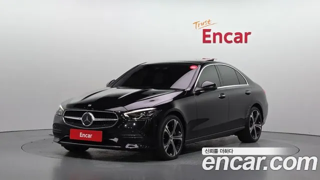 Mercedes-Benz C-Class 2023 — photo 1