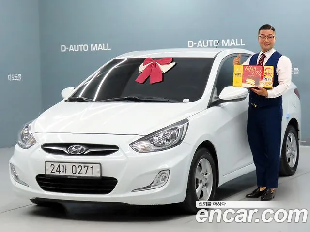 Hyundai Accent 2012 — photo 1