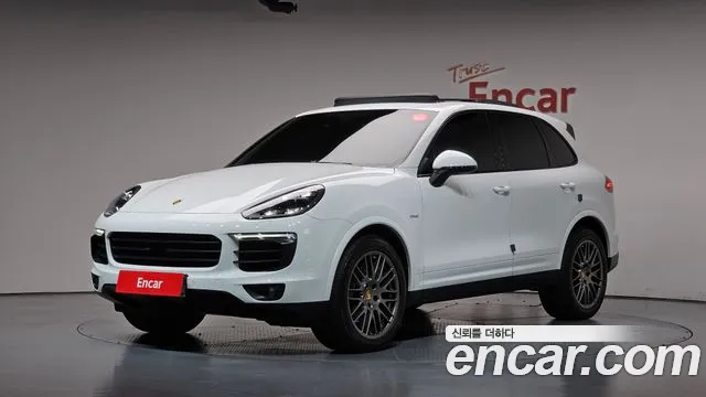 Porsche Cayenne 2017 — photo 1
