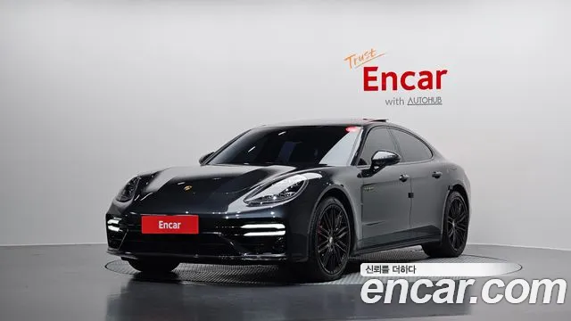 Porsche Panamera 2018 — photo 1