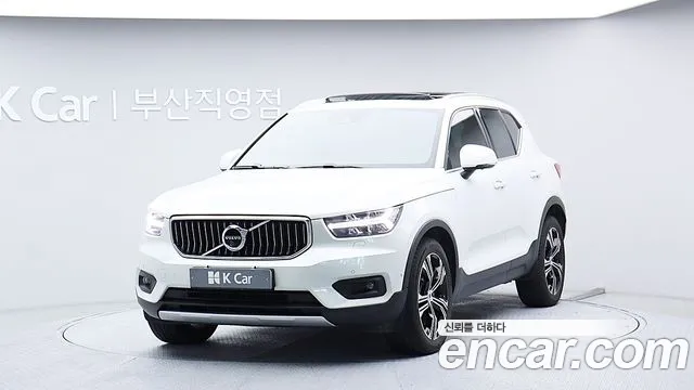 Volvo XC40 2021 — photo 1