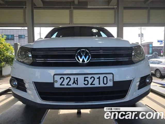 Volkswagen Tiguan 2015 — photo 1