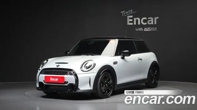Mini Cooper 2022 — photo 1