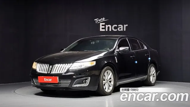 Lincoln MKS 2010 — photo 1