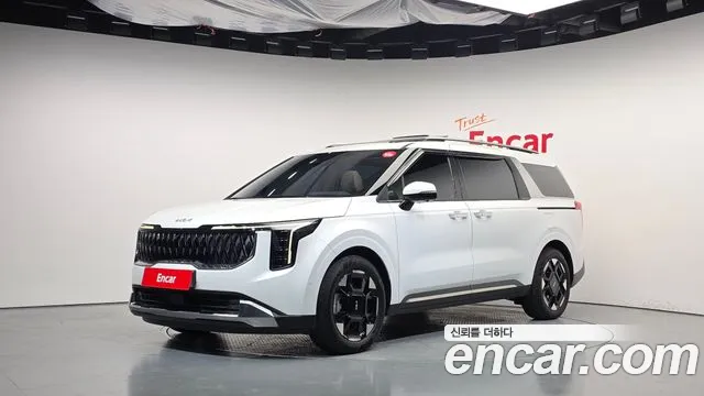 Kia Canival 2025 — photo 1