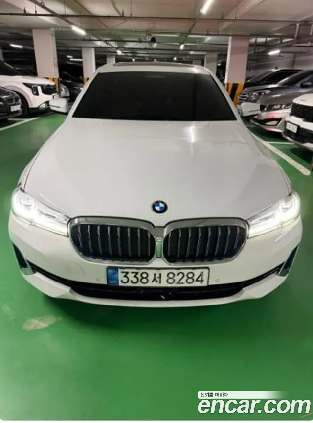 BMW 5-Series 2022 — photo 1