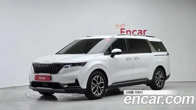 Kia Canival 2023 — photo 1