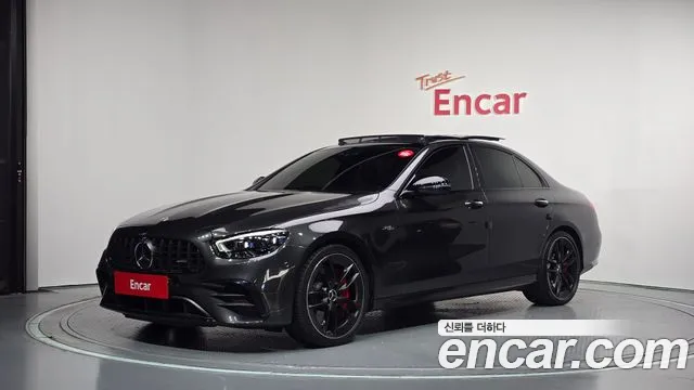 Mercedes-Benz E-Class 2023 — photo 1