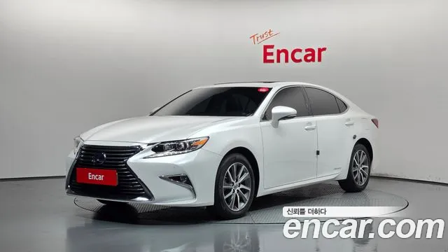 Lexus ES 2017 — photo 1