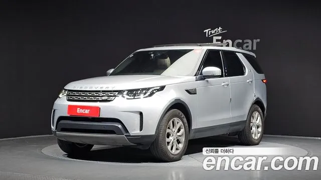 Land Rover Discovery 2018 — photo 1